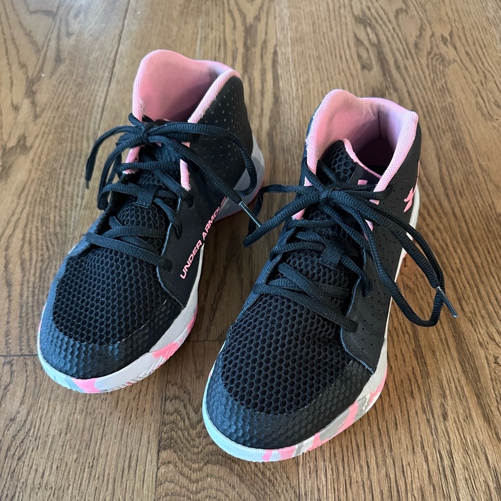 Girls Under Armour Basketball Shoes